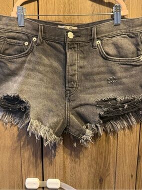 Free People We The Free Loving Good Vibrations Cutoff Gray Denim Shorts Size 28